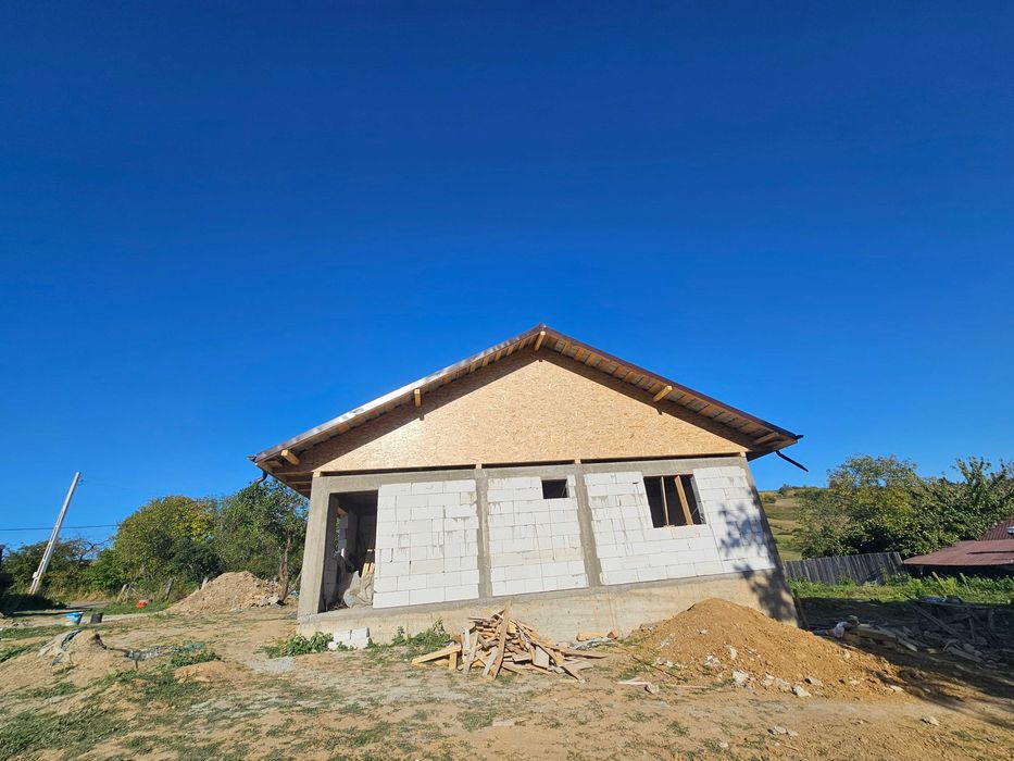 Servicii de construcții oferite de doi studenți harnici și serioș