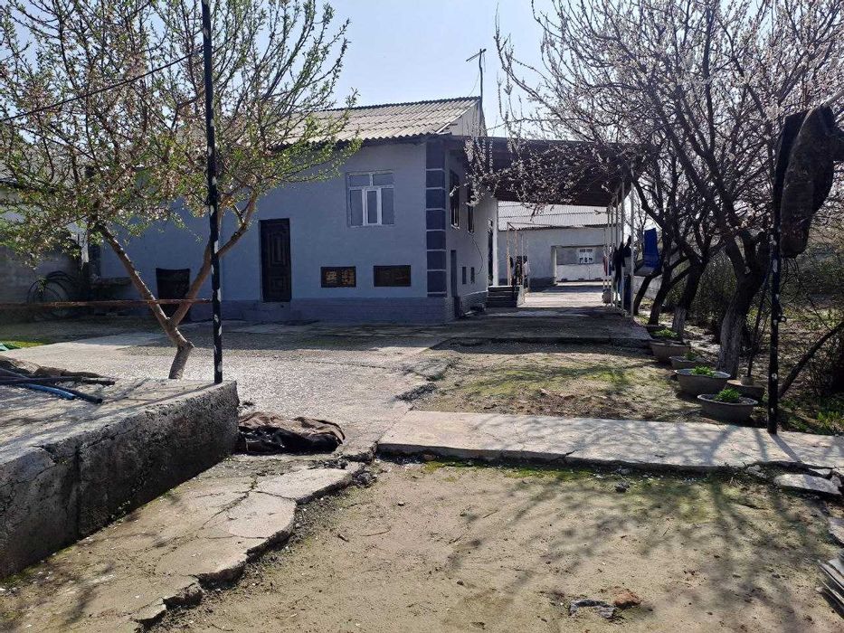 Zudlik bilan uy sotiladi 9 sotix