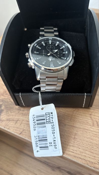 Продам часы CASIO новый