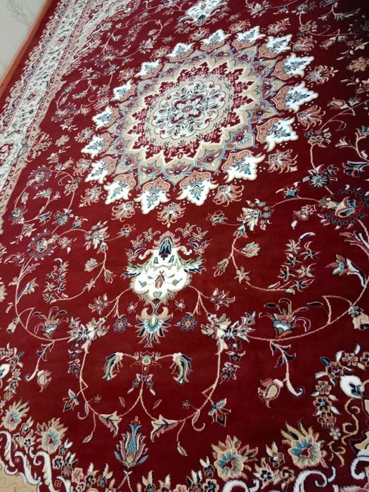 Продаётся ковёр 250х350см