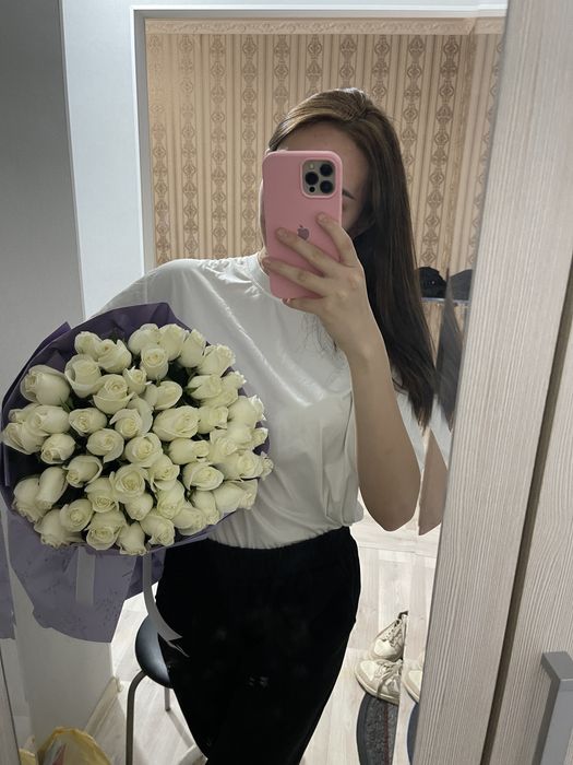 Белые розы 51шт