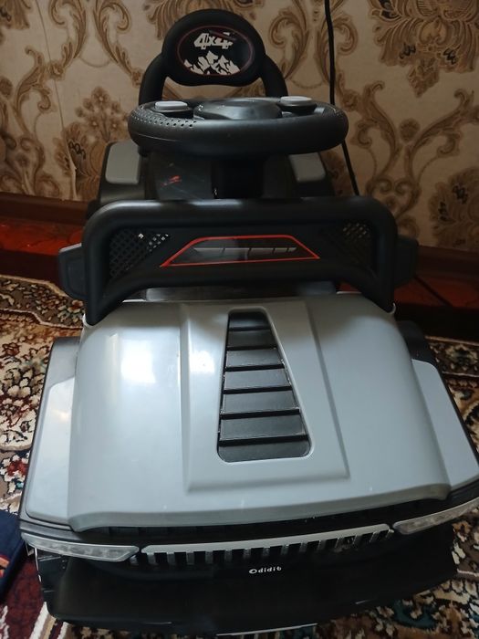 Moshina sotiladi xolati yengi faqat uyda ishlatilgan zaryadkasi bor