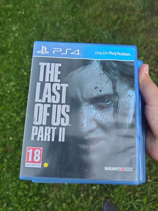 Vând 3 jocuri PS4