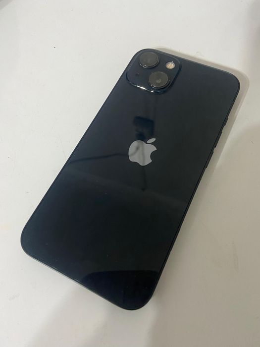 Продам iPhone 13.