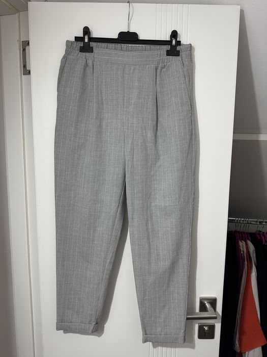 Pantaloni eleganti cu dungi