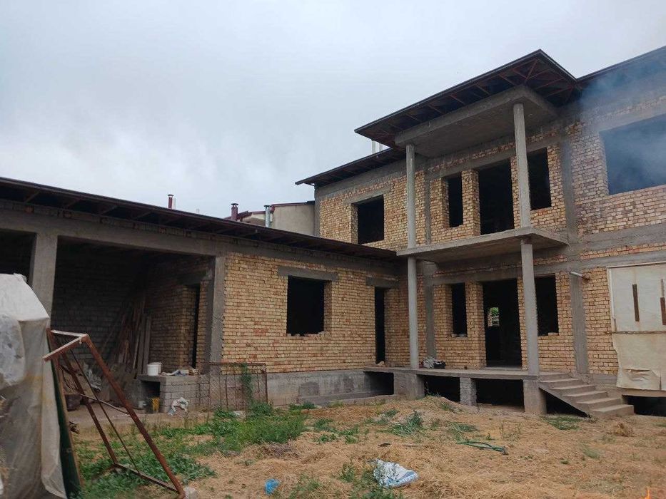 Продаю свой 2х этажный дом в состоянии коробка 6 соток