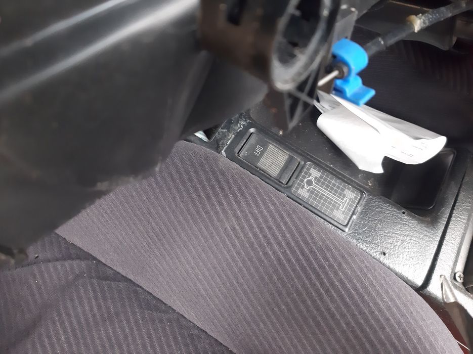 Продавам Audi 80 Quattro,1.8 и 2.0 бензин - на части!!!