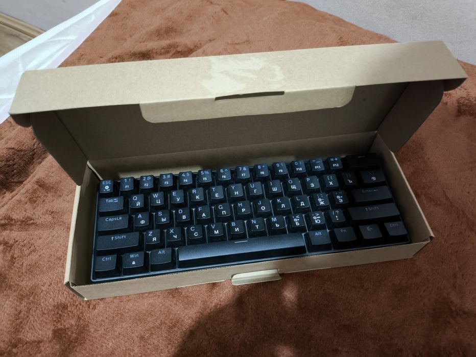Продам клавиатуру