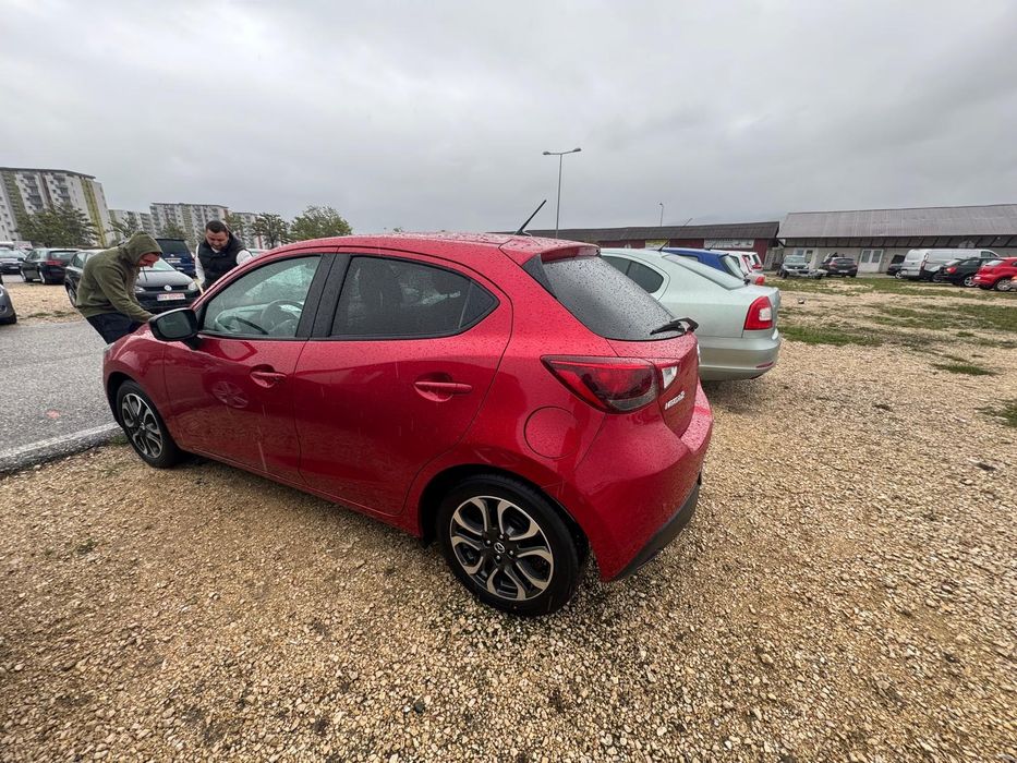MAZDA 2 2015 — imagine 2