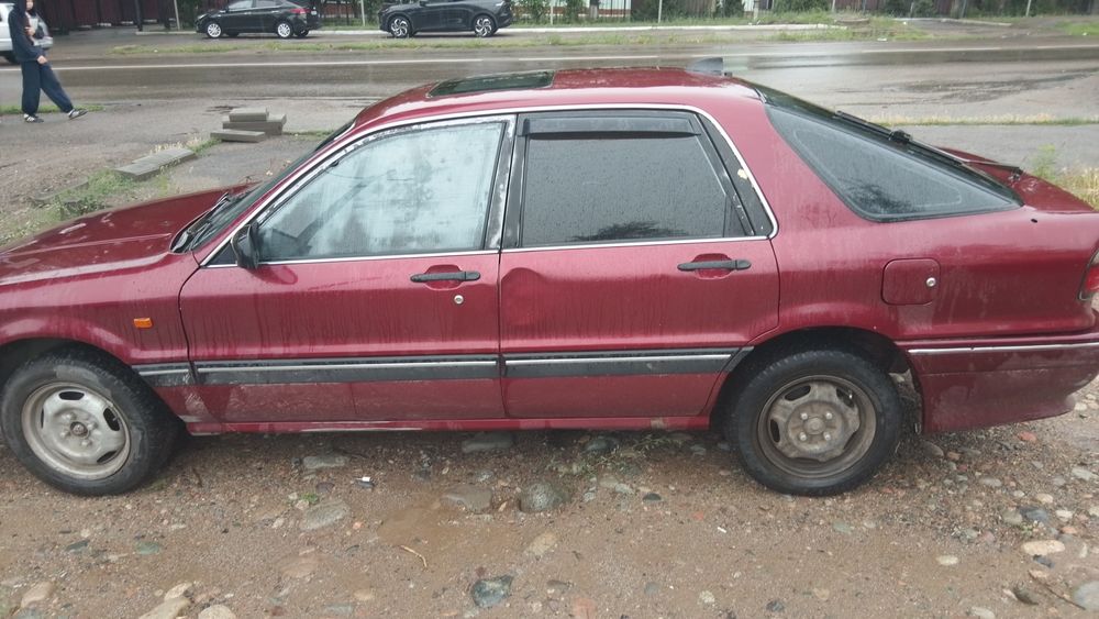 Mitsubishi Galant