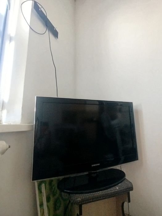 Samsung 32 "81""