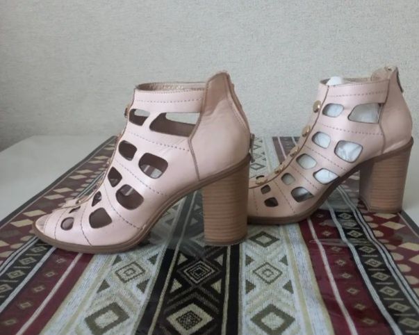 Кожаная обувь летняя