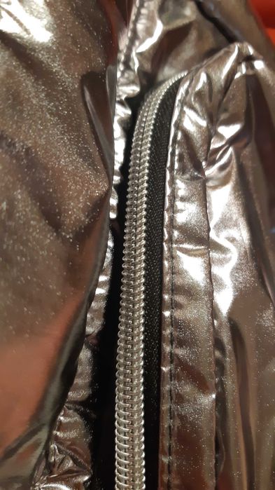 Нова H&M раница сребриста