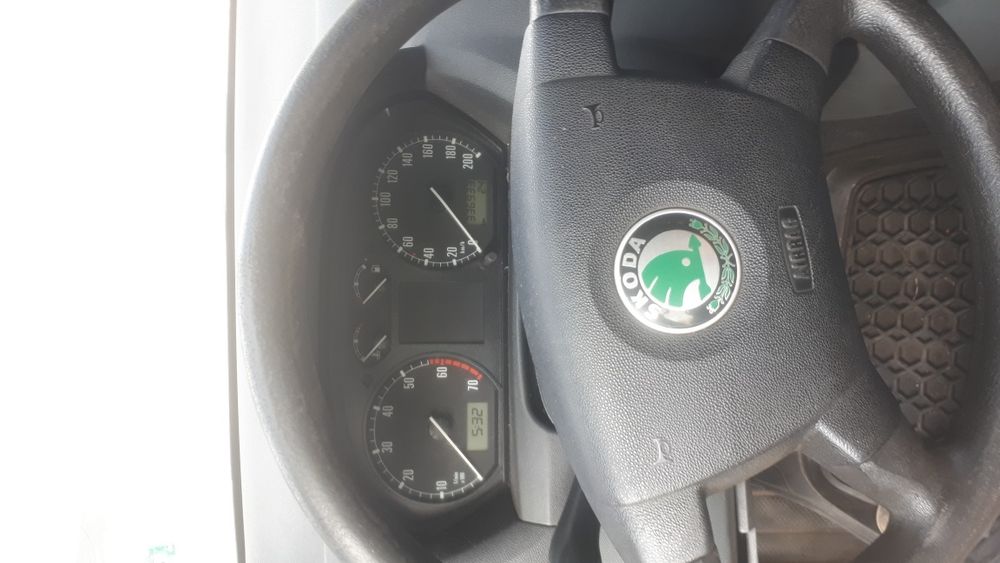 Skoda Fabia на части