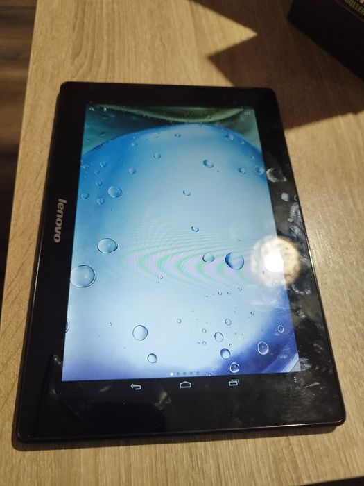 Продавам таблет Lenovo S6000-H