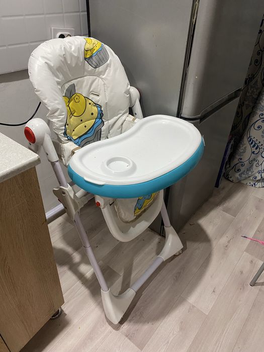 Детский столик для кормление