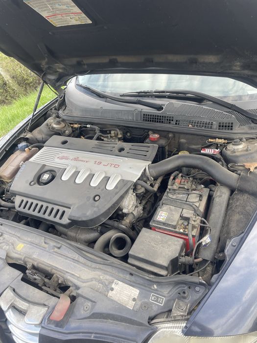 Alfa Romeo 147 1.9 JTD PORNEȘTE – bună pentru dezmembrat / proiect