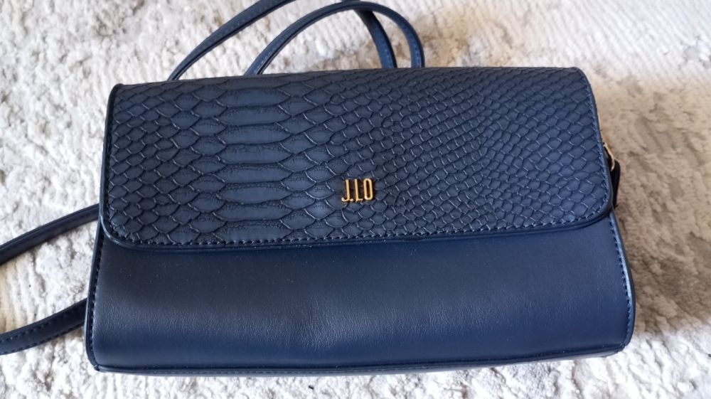 Нови чанти различни модели и раници