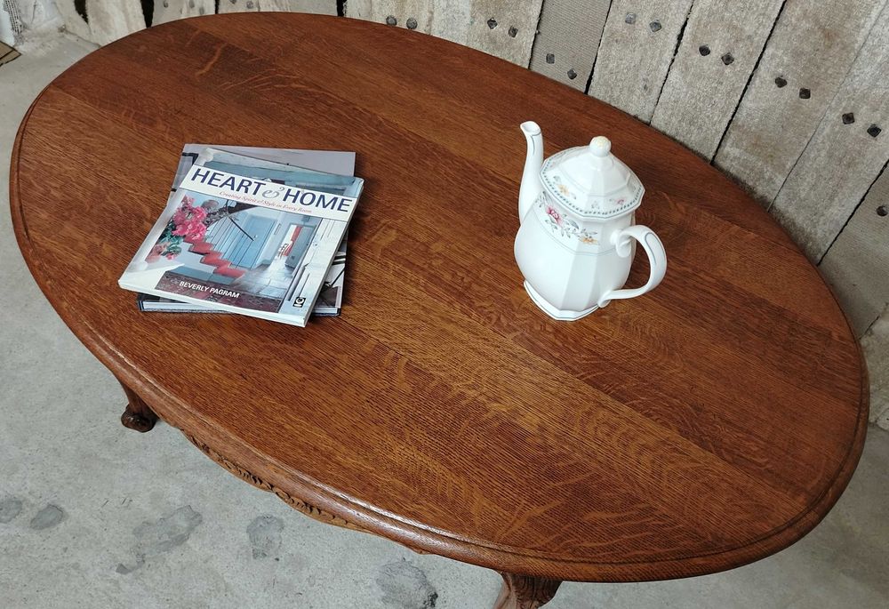 Masuta veche de cafea din lemn masiv de stejar, Belgia /Masa ovala