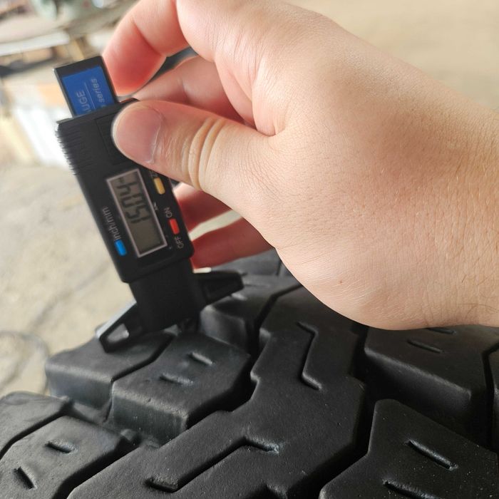 2 броя Тежкотоварни гуми 10R22.5 Pirelli TH25 144/142M M+S