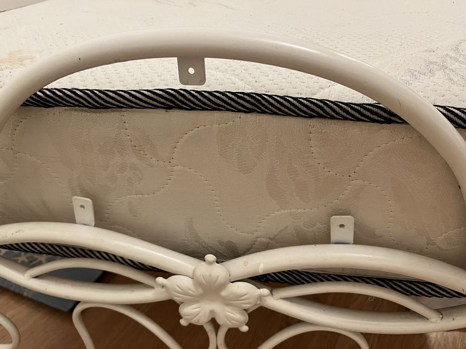 Две кованные кровати