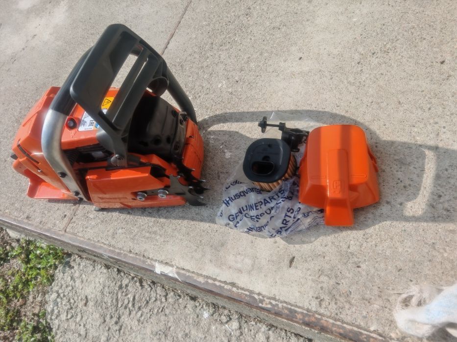 Vând drujba Husqvarna