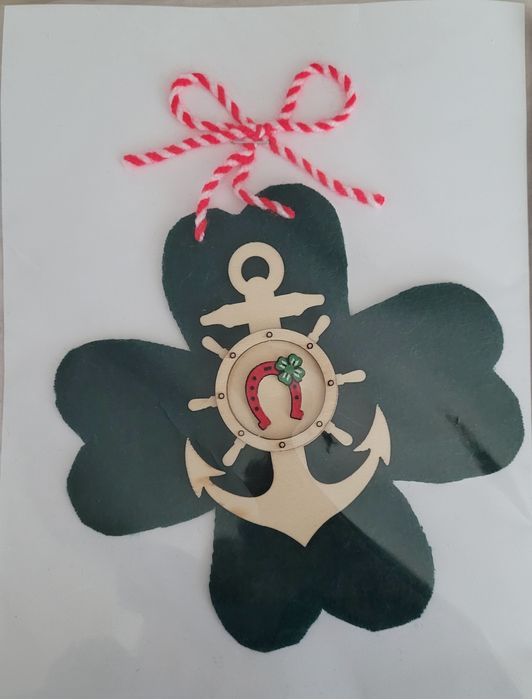 Мартеници на едро и дребно