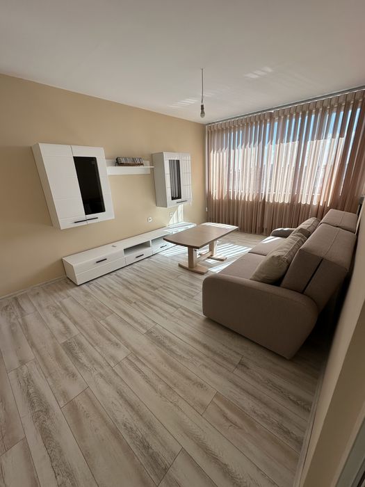 Дава се под наем Двустаен апартамент в Сливен, Център - 78 кв.м за 382.5 € - Снимка #2