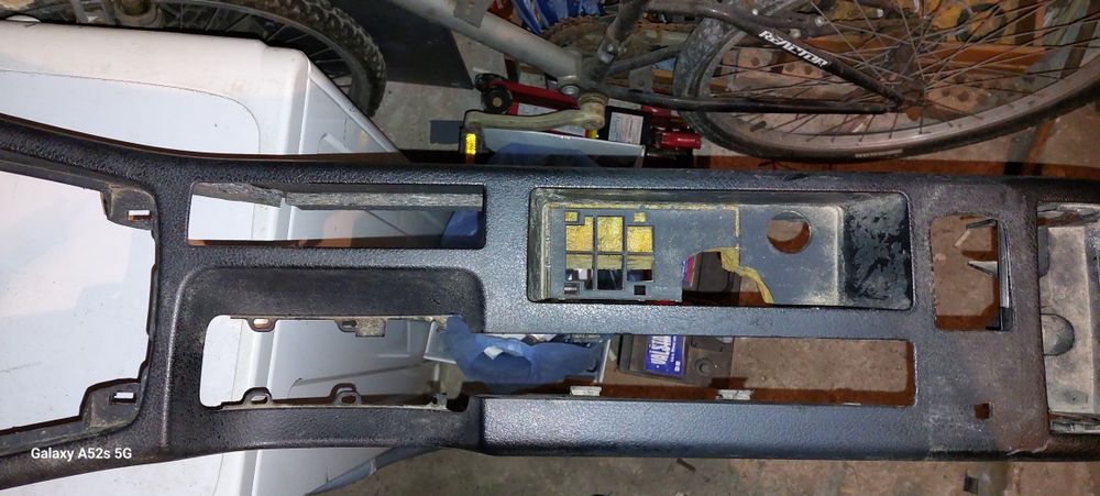 Средна конзола 1-дин за Ауди