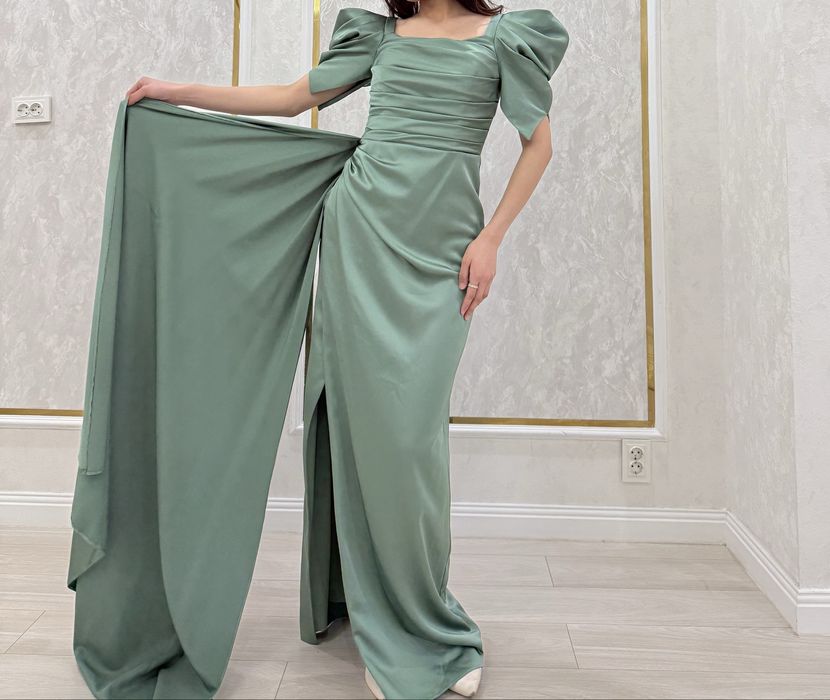 Продается вечерние платья