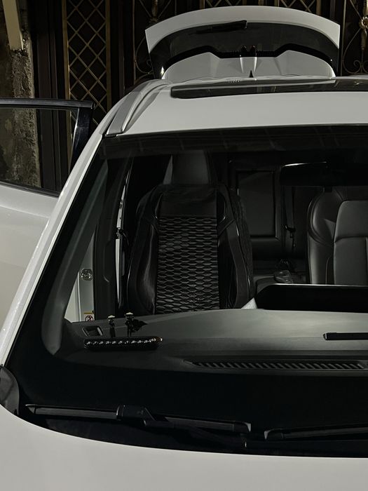 Черный чехол для авто