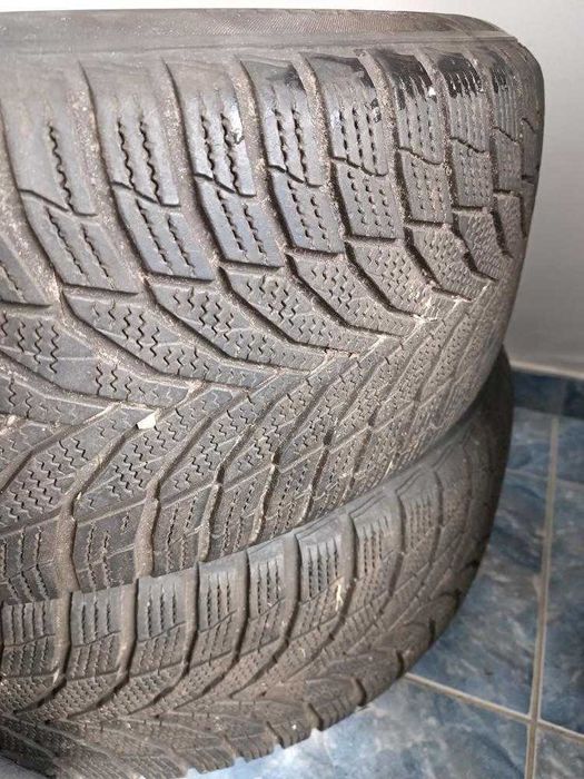 2 броя зимни гуми 215/45/18