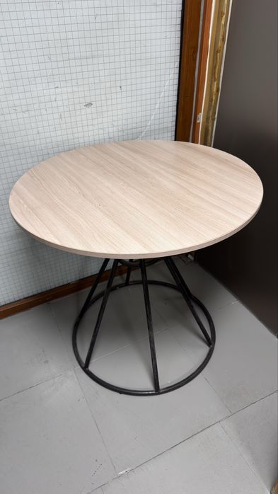 Стол круглый обеденный