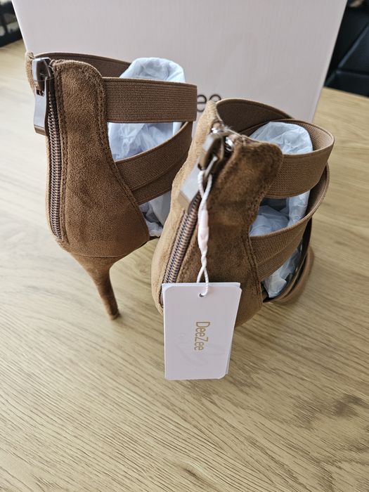 Дамски сандали Deezee Camel 38 номер НОВИ