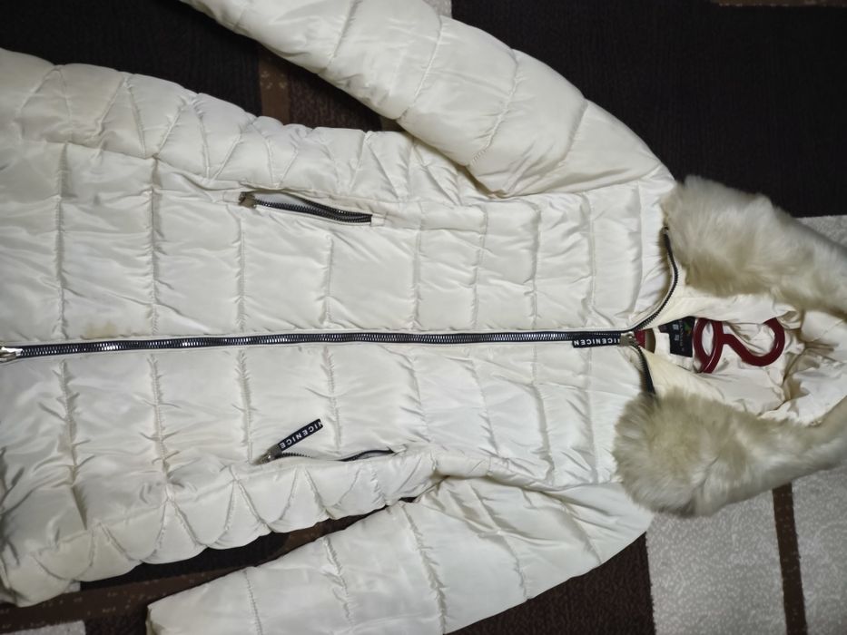 Продам куртку женскую