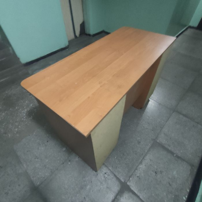 Компьютерный стол.