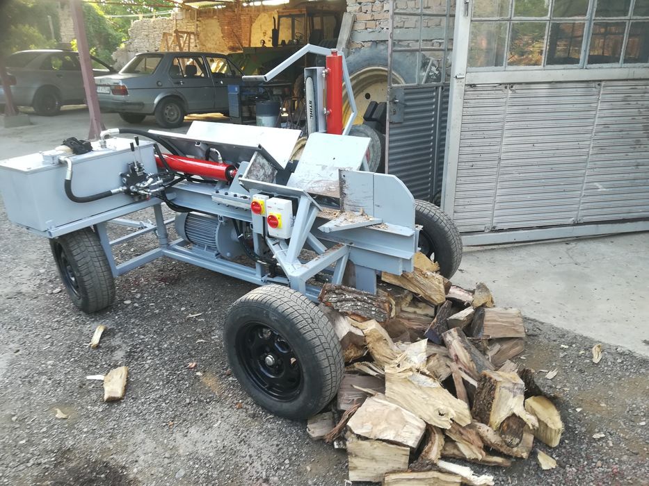 Цепачка и резачка за дърва