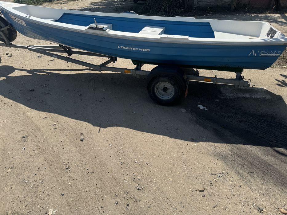 Vând barca Laguna 480