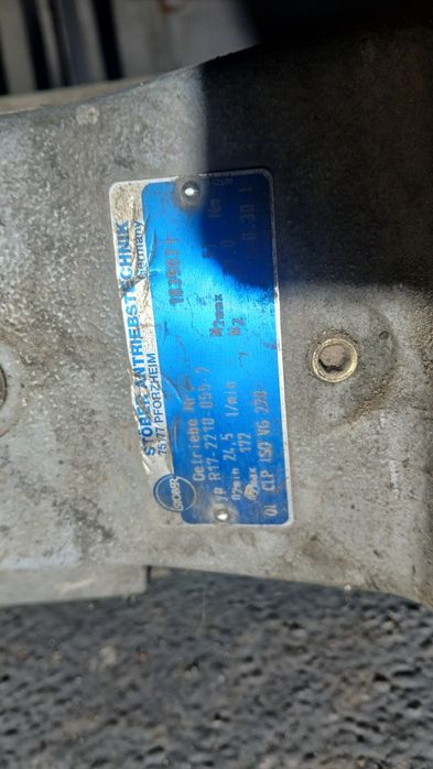 De vânzare  motor cu reductor.