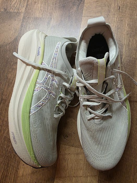 Asics Nimbus 27 de alergat