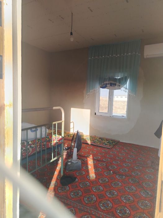 Таййор база безнеслари билан