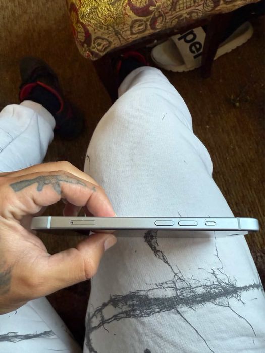 Здравейте продавам Iphone 15 white