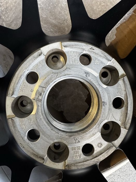 Оригинални Mercedes AMG 19” ковани джанти спорт пакет капачки емблема