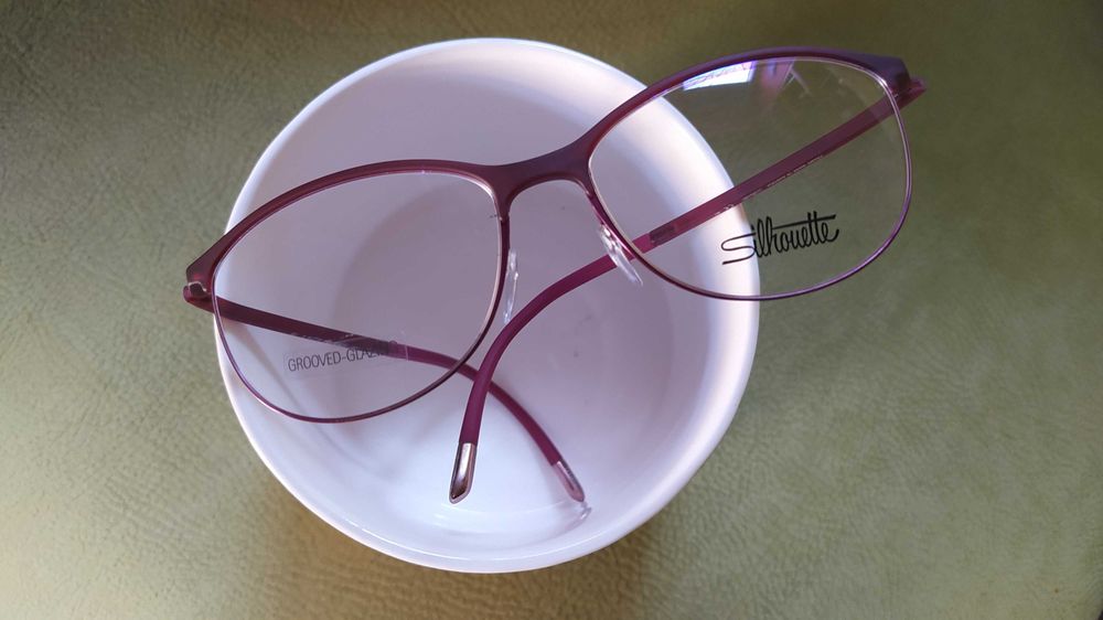 Продавам рамка за очила Sillouette