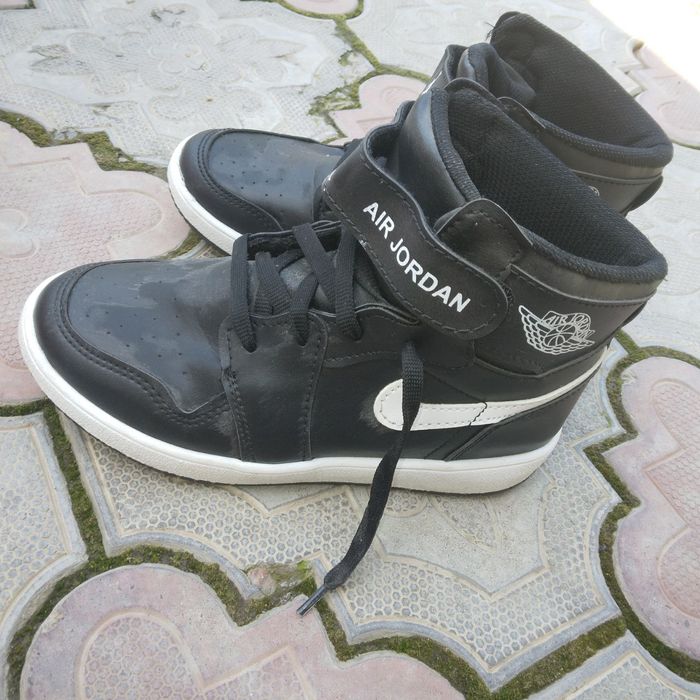 oʻgʻil bolalar oyoq kiyimlari