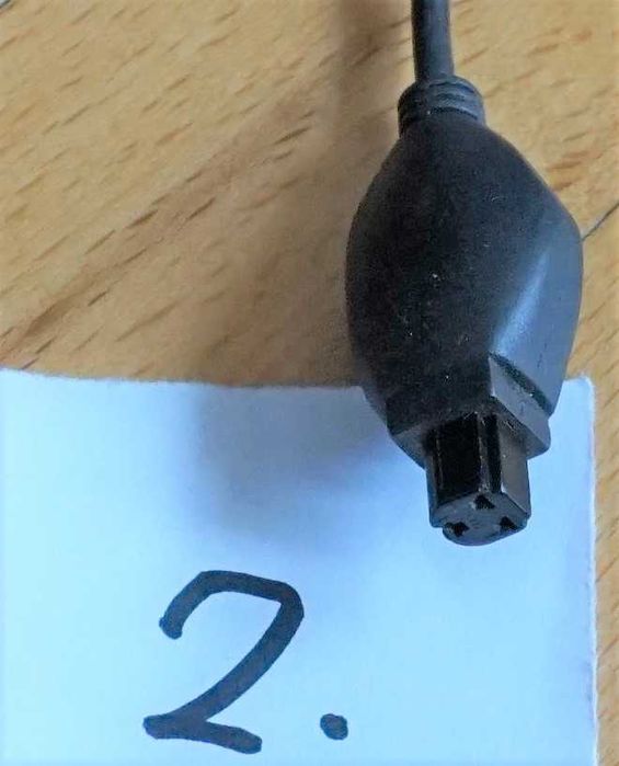 2 броя адаптери за лаптоп