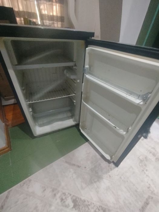 Компактный мини холодильник. Рабочий.  Без дефектов