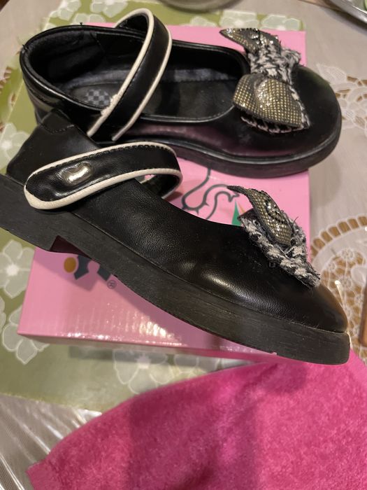 Туфли на девочку для школы, черные
