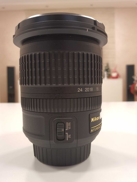 Nikon F DX 10-24 f/3.5-4.5, ca nou, in cutie plus Hoya HMC UV