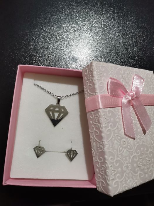 Дамски  Колиета с обеци